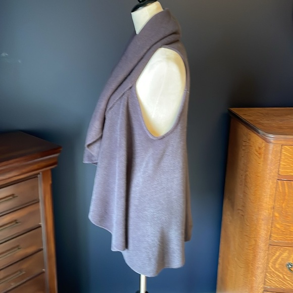 Sweater Wrap Gray/Brown Vest Size Medium - Picture 4 of 8